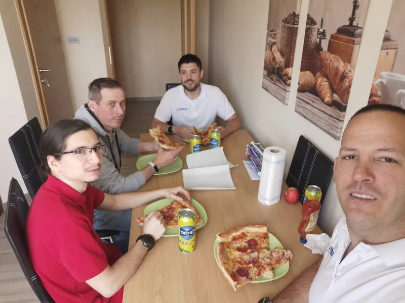 Közös ebéd a csapattal