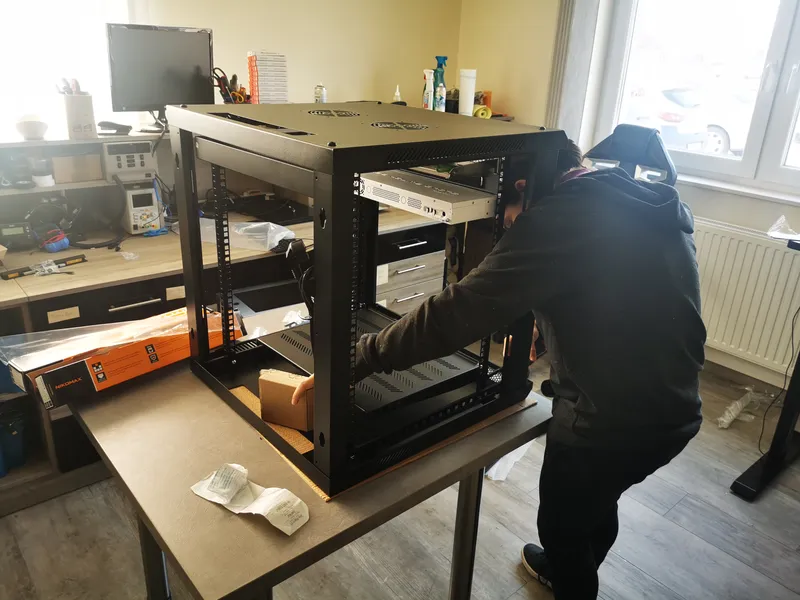 Rack szekrény szerelés